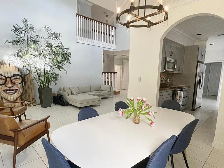 8311 Hampton Wood Dr — Photo 4