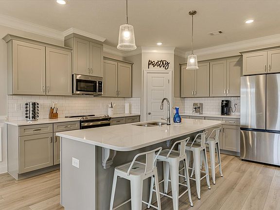 3rd image of 6022 Whitewater Dr