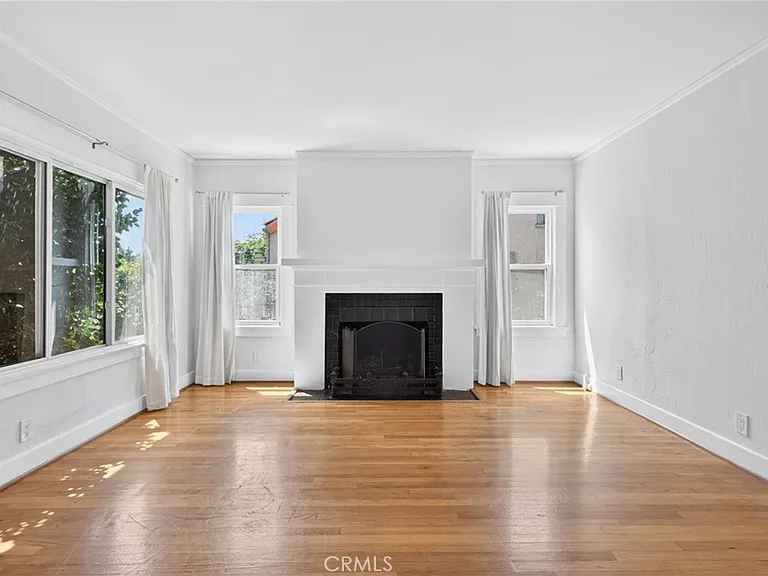 1145 N Genesee Ave — Photo 4