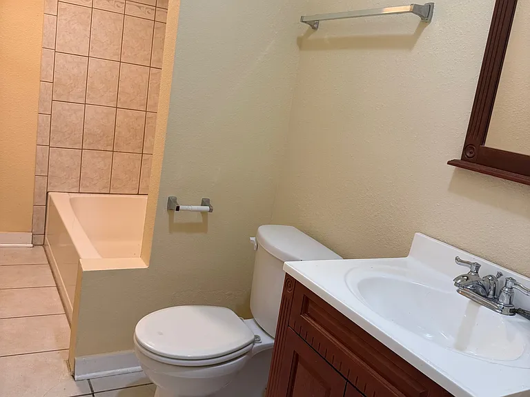 1550 Cross Lake Blvd #C — Photo 14