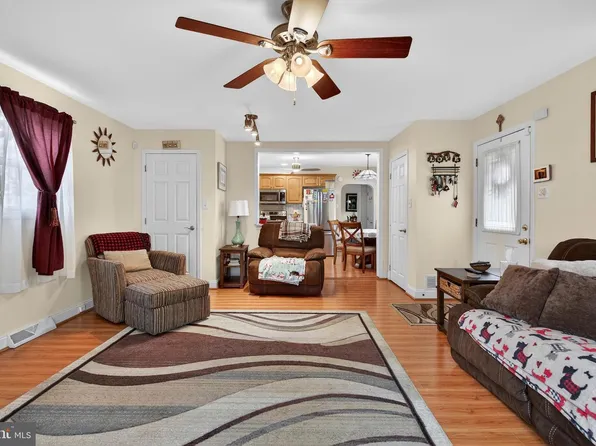 109 E Mill Rd, Maple Shade, NJ 08052
