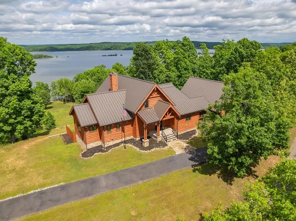 685 River Oaks Dr, Big Sandy, TN 38221