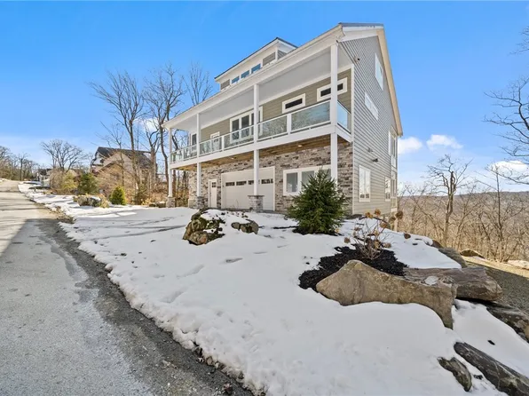 135 Westview Dr, Hidden Valley, PA 15502