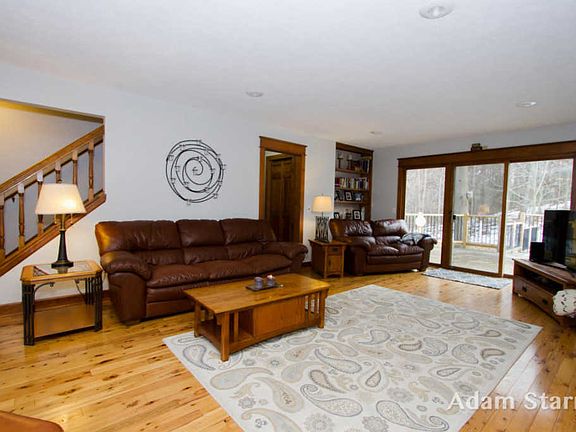 3rd image of 3276 Breckenridge Ct NE