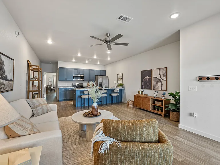 Willow Crossing Apartments — Photo 13