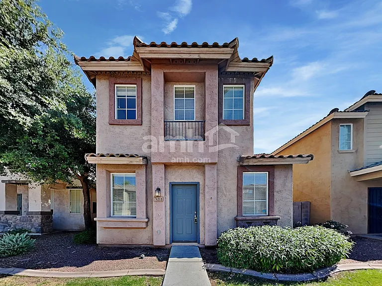 5211 W Warner St — Photo 1