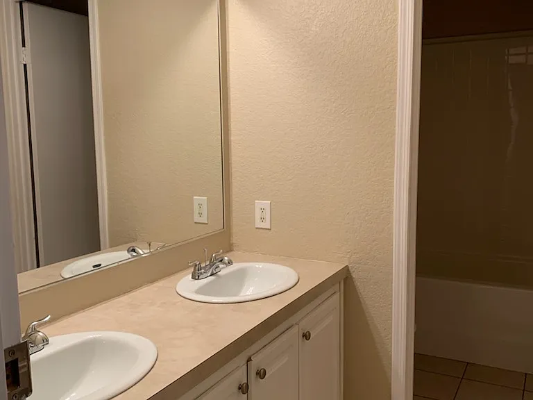 13508 Pfluger Berkman Ln — Photo 11