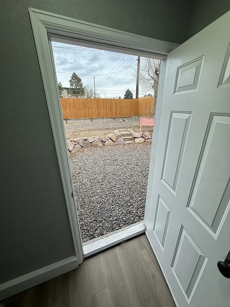 2 bed, 1000 sqft, $1,400 — Photo 4