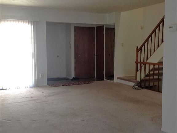 3rd image of 537 Towns Ln #124