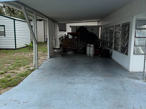 3rd image of 4810 Suzanne St