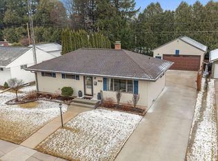 1703 Nagle Ave, Manitowoc, WI 54220