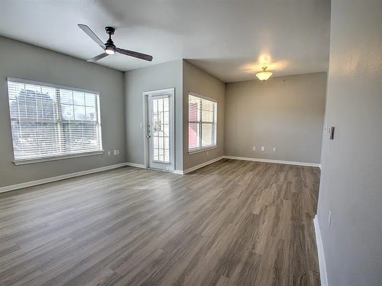 2320 Gracy Farms Ln #1323 — Photo 7