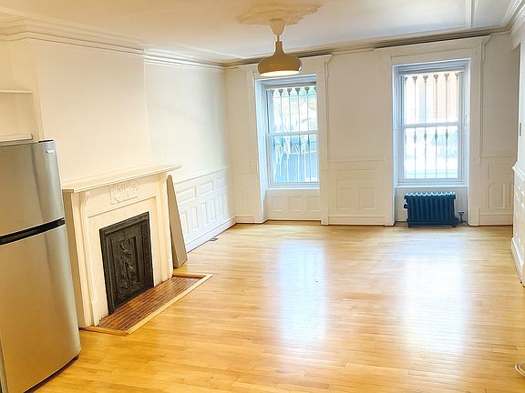 5th image of 842 Putnam Ave #1