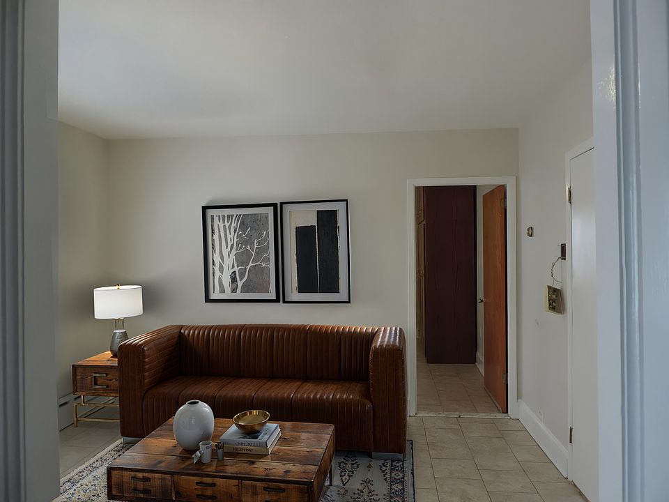 1st image of 2102 28th Ave #2