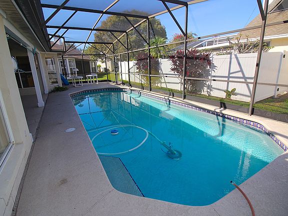 2nd image of 3661 Ventura Club Cir