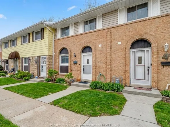 2914 Meadowbrook Ln #1, Windsor, ON N8T 3C8