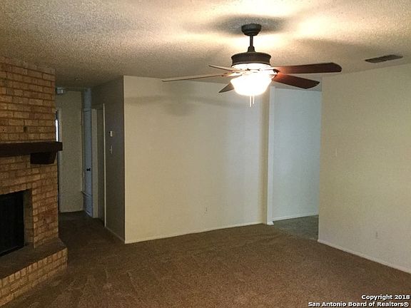 3rd image of 2922 Timber View Dr