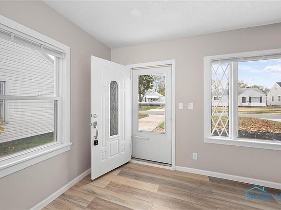 3rd image of 309 Orville Dr
