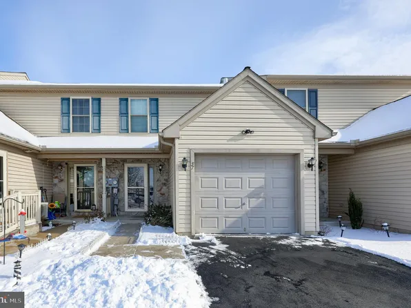 57 Chickadee Cir, Leola, PA 17540