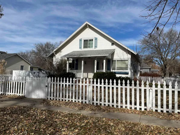 544 E 5th St, Minden, NE 68959