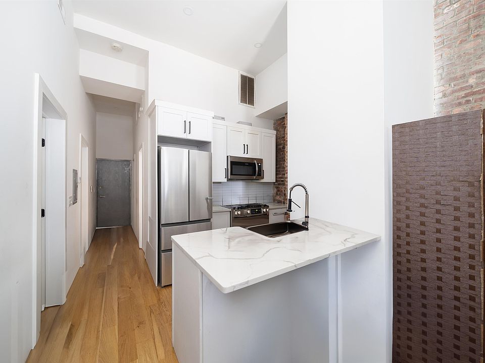 1st image of 27 Corbin Ave APT 5