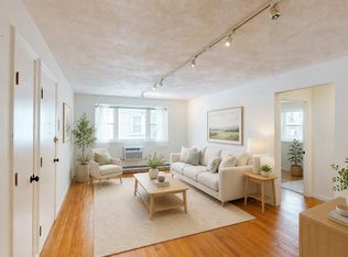 104 Trowbridge St APT 4, Cambridge, MA 02138