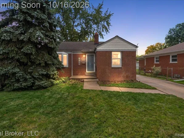 22024 Madison St, Saint Clair Shores, MI 48081