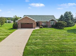 5870 Terrace Ridge Dr NE, Rockford, MI 49341