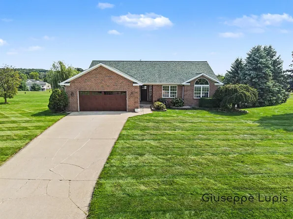 5870 Terrace Ridge Dr NE, Rockford, MI 49341