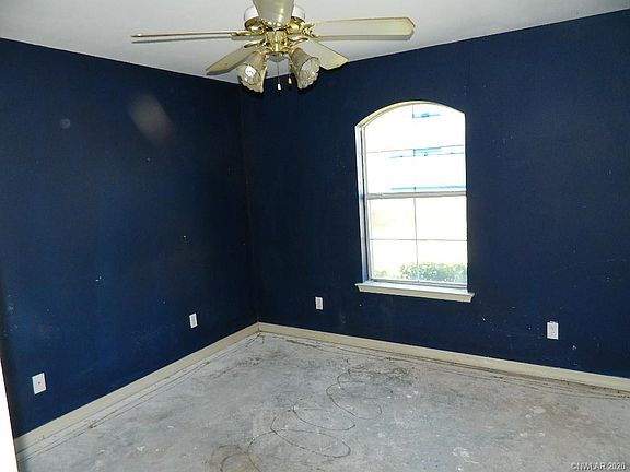 5th image of 100 Heritage Dr