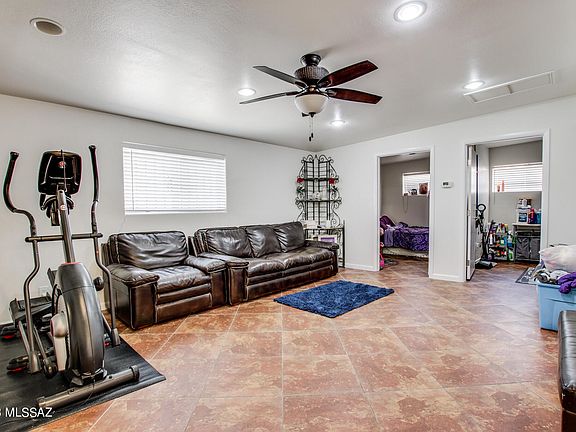 3rd image of 4608 S Camino De Oeste