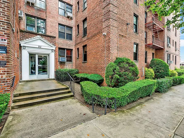 711 Montauk Ct APT 1J, Brooklyn, NY 11235