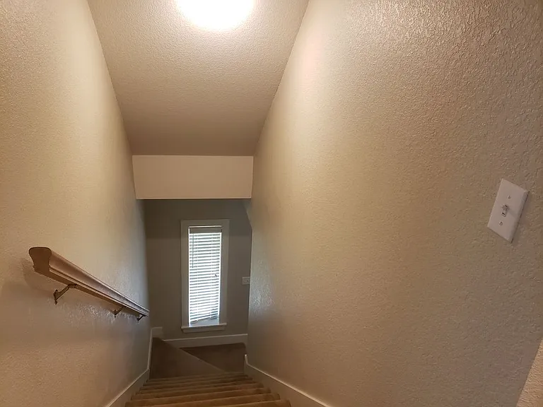 501 Atkerson Ln — Photo 23