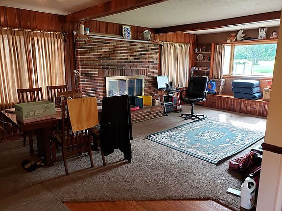 5th image of 1405 Newton St