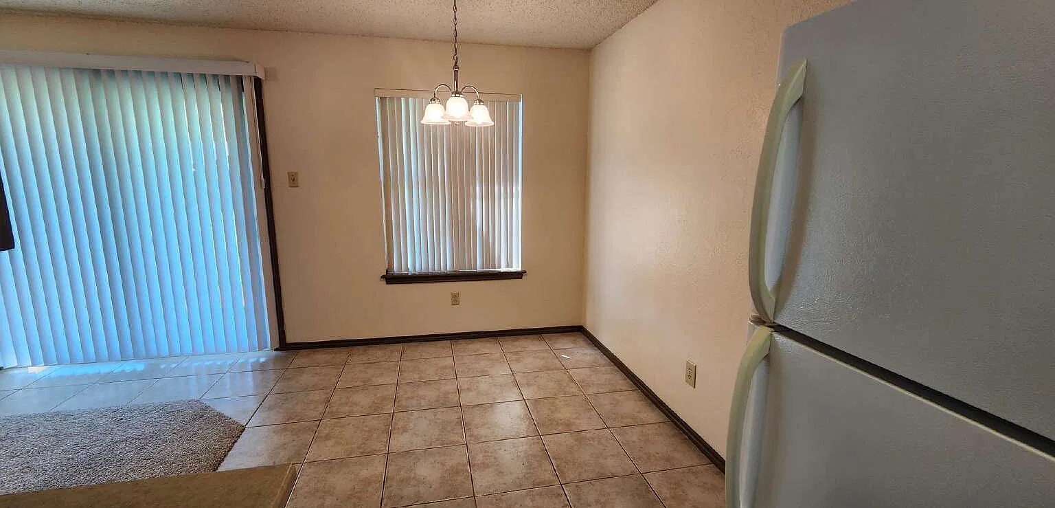 3 bed, 1.5 bath, 1127 sqft, $1,200 — Photo 4