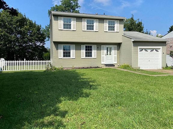 3rd image of 10 Quail Hill Rd