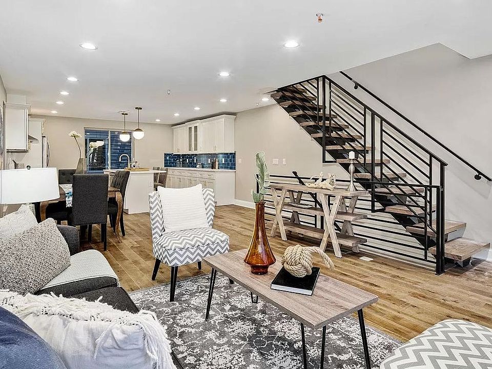 1st image of 2612 E Albert St #5