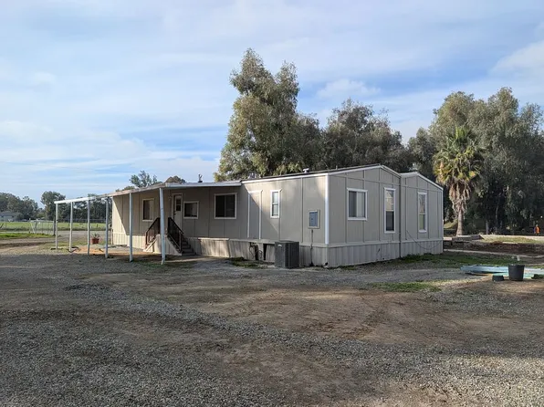 10896 N Armstrong Ave, Clovis, CA 93619