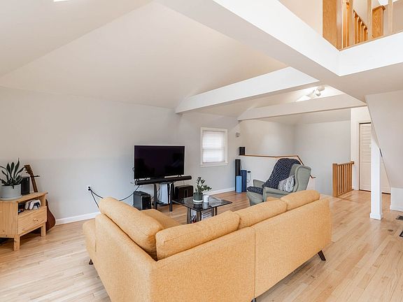 5th image of 208-210 Vaughan St #4