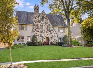 13 Ferncliff Ter, Glen Ridge, NJ 07028