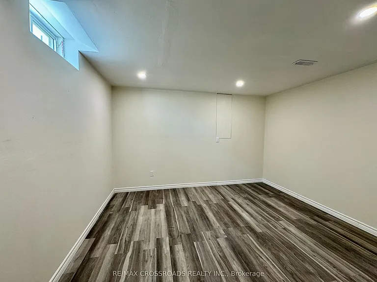 375 Wilfred Murison Ave #BASEMENT — Photo 17