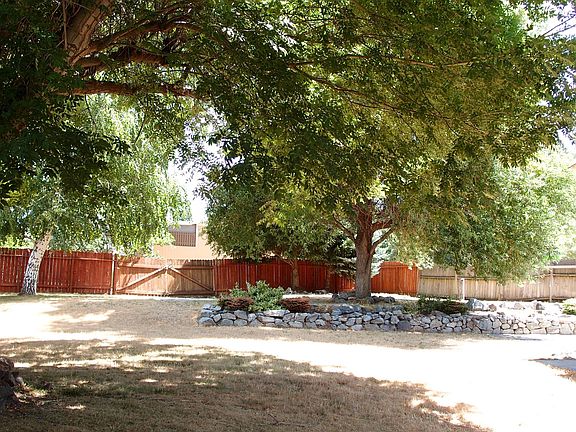 4th image of 1347 N Baker Ave