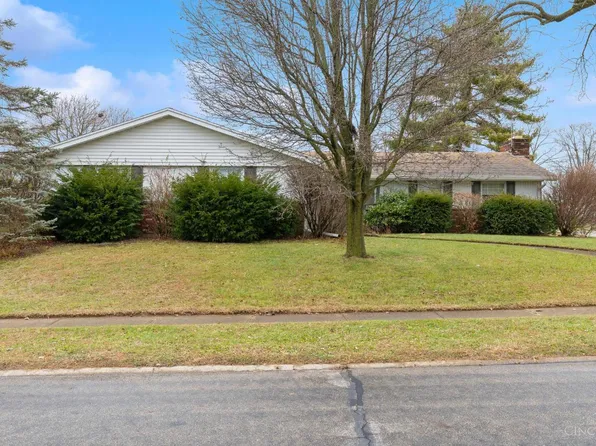 1379 Honeysuckle Dr, Fairborn, OH 45324