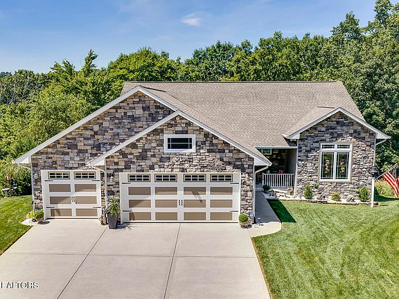 2nd image of 204 Osage Pl
