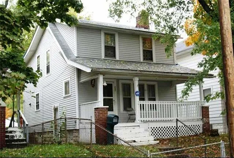 262 N Oakley Ave photo 1