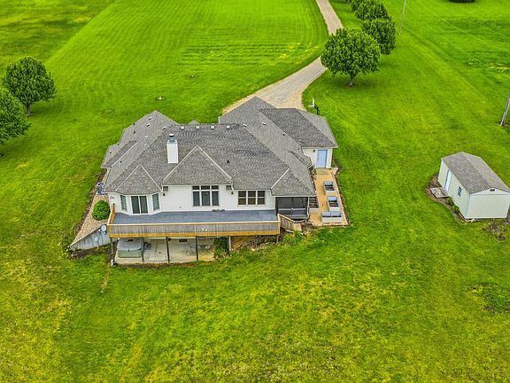 3rd image of 3635 SE 45th St