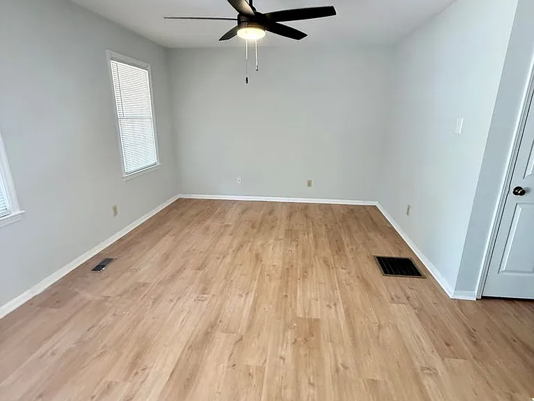 284 Bloomfield St — Photo 6
