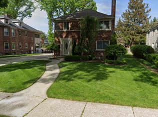 628 Neff Rd, Grosse Pointe, MI 48230