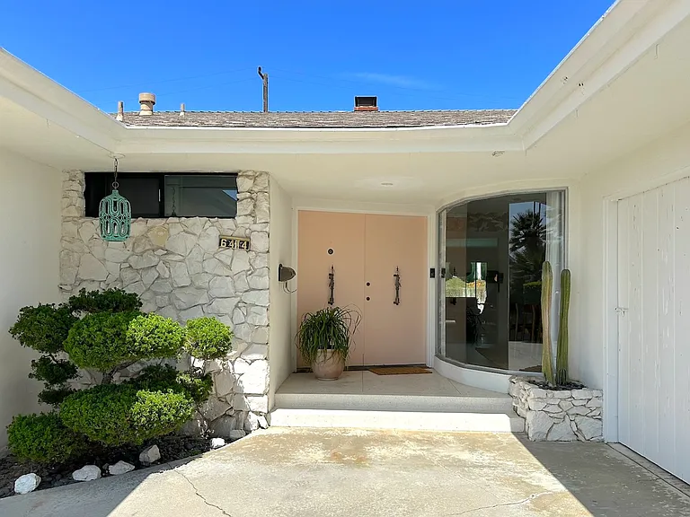 6414 Senford Ave — Photo 1