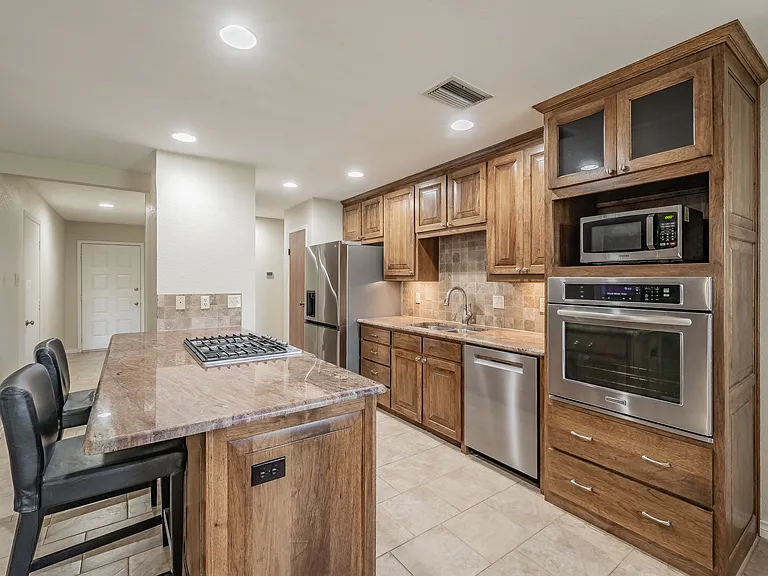 3609 Spring Meadow Ln — Photo 4